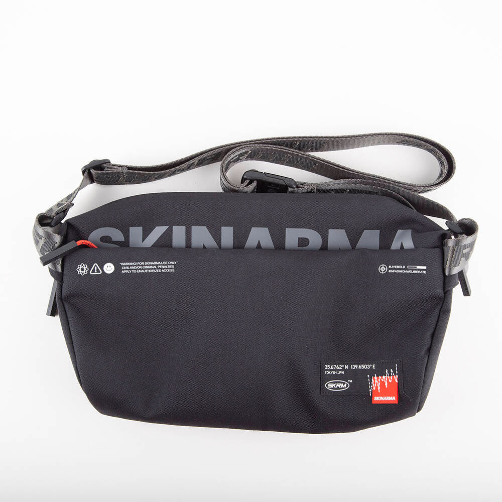 Skinarma Crossbody Fardel Çapraz Vücut Çantası Skinarma Crossbody Fardel Çapraz Vücut Çantası